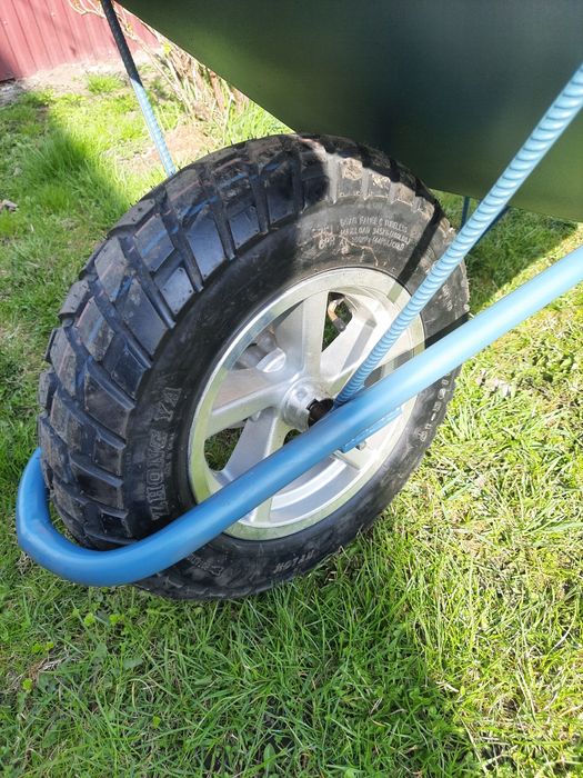 Тачка будівельна