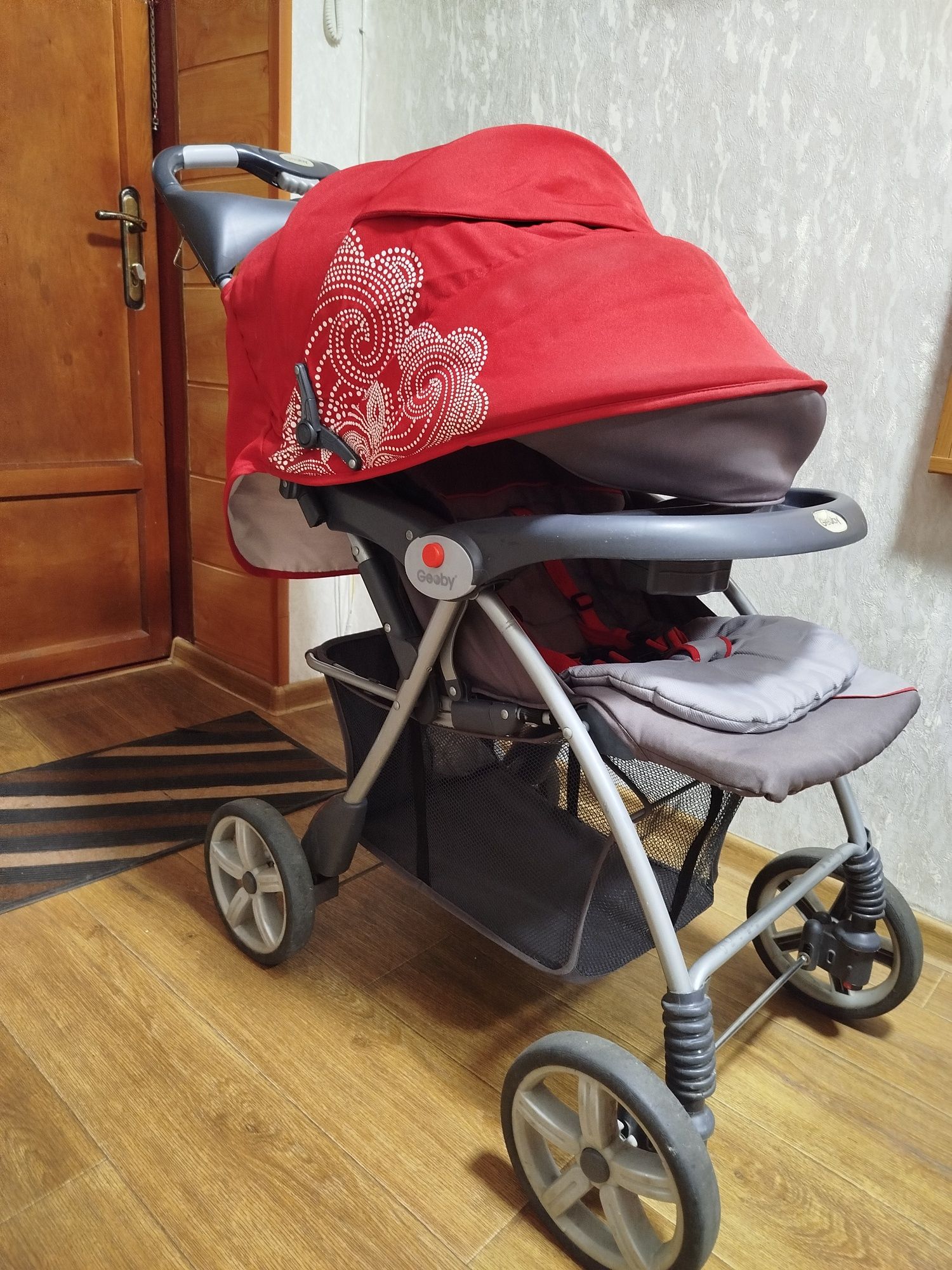 Продам коляску фирмыGeoby в хорошем состоянии.