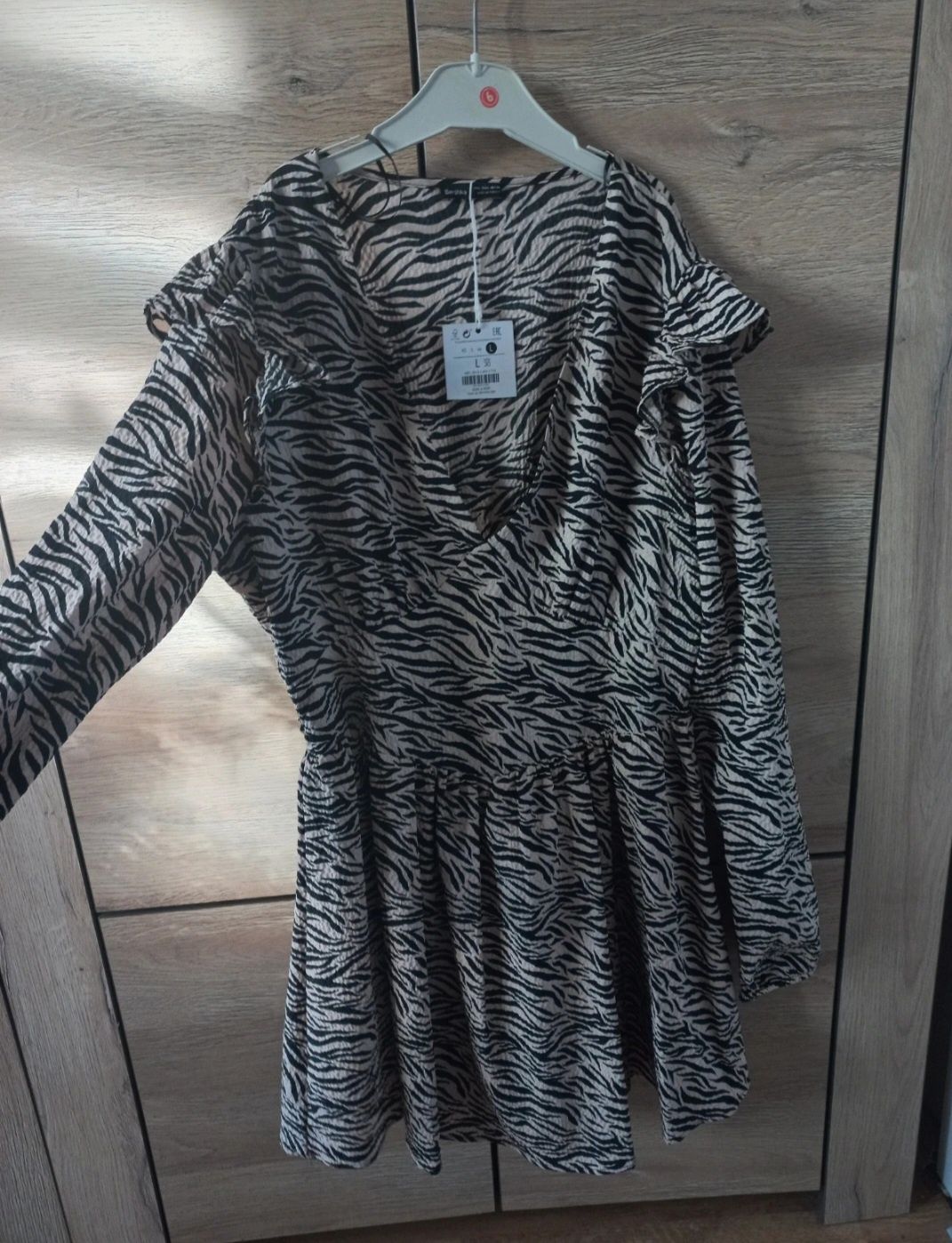 Sukienka bershka rozmiar 40