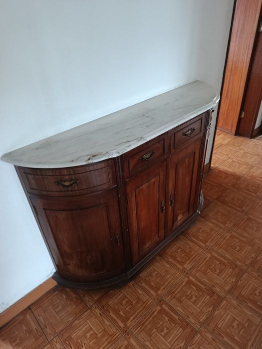 Sapateira para venda bom estado tampo mármore.. não paço transporte