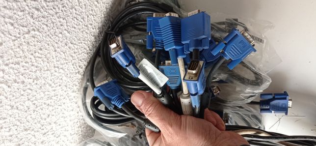 Lote de cabos VGA, DVI, SCART e outros cabos novos e usados