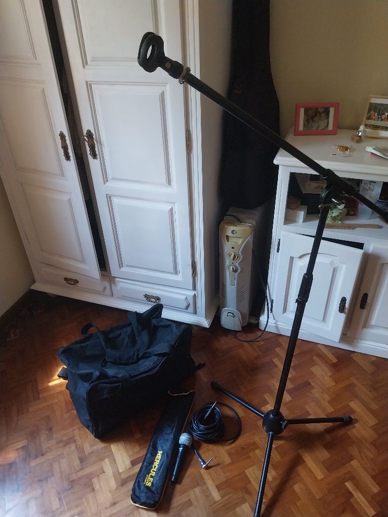 Kit com acessórios para instrumentos musicais e microfone