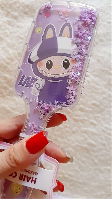 Escova de cabelo Labubu