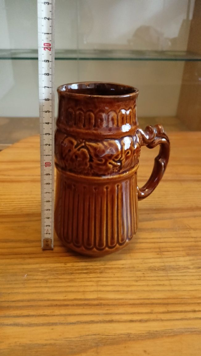 Ceramiczny kufel.