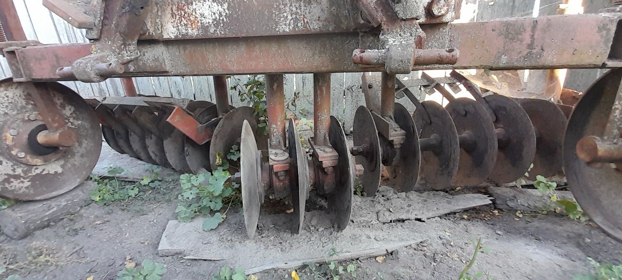 Продам діскову борону ,однорядну в справному робочому стані.