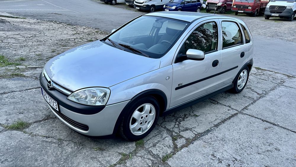 Opel Corsa C  1.2  rok 2003 klima