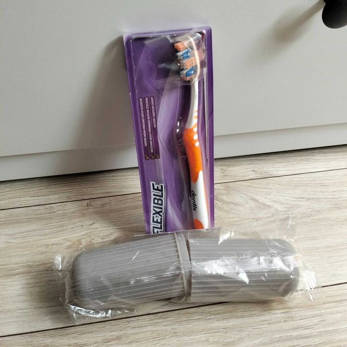 Kubek na przybory toaletowe kubek do zębów 2w1