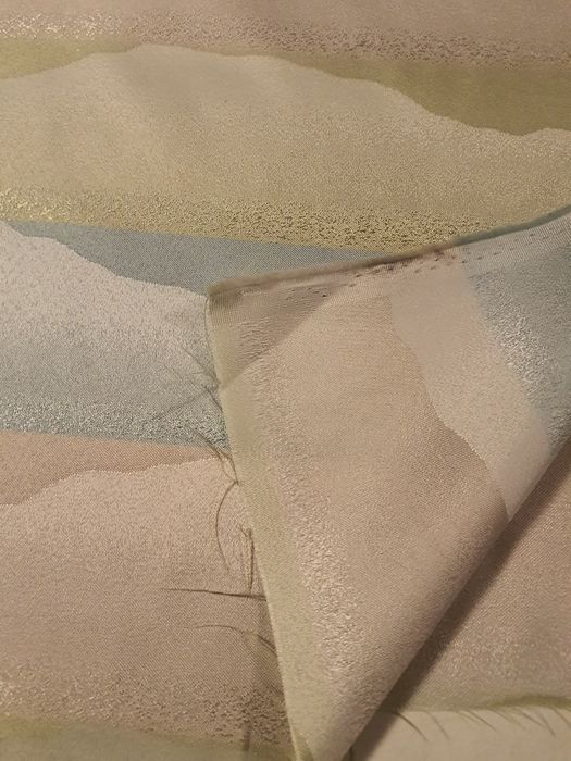 Tkanina zasłonowo-obrusowa pastelowa szer.155 cm.