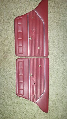 Fiat 125p czerwone boczki tapicerka