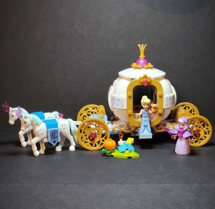 Чарівний набір для дівчаток. LEGO 43192 - Cinderella's Royal Carriage
