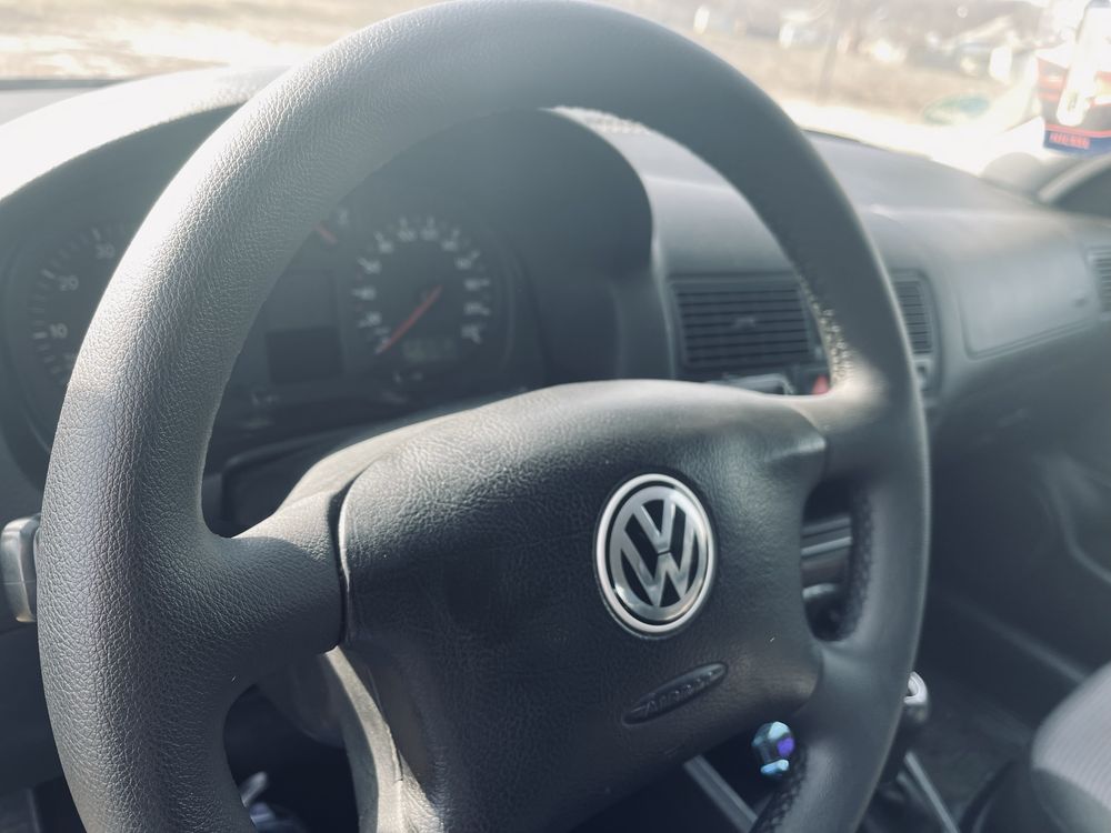 Свіжопригнаний Volkswagen Golf 1.4 2001