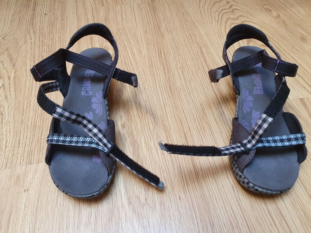 Ótimas e originais sandálias Camper, n°36, ajustáveis ao pé com velcro
