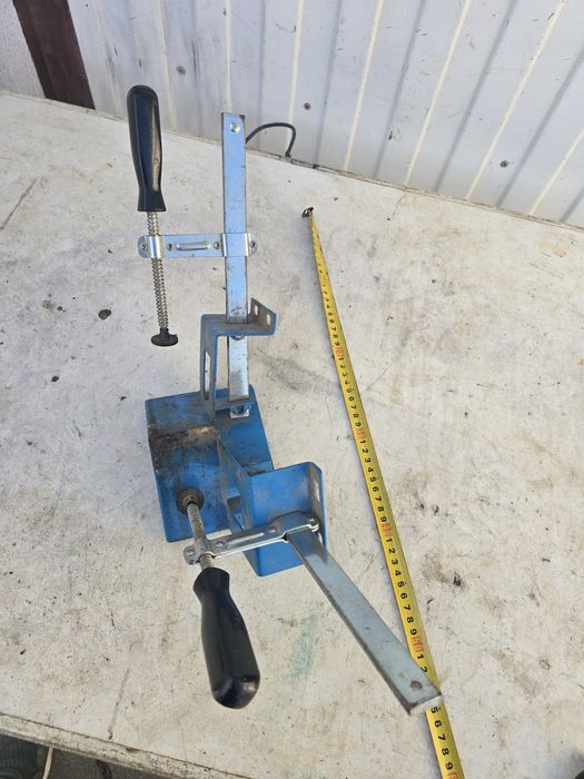 Ścisk kątowy ślusarsko - stolarniany.