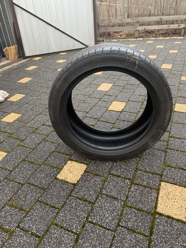 Komplet opon letnich 235/45R18 Dunlop