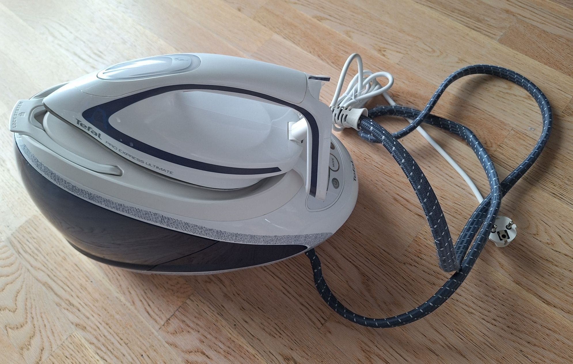 Generator pary Tefal GV9565 Pro Express Ultimate Care