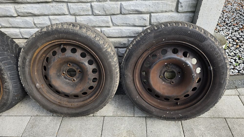 Felgi stalowe z oponami zimowymi Citroen C4