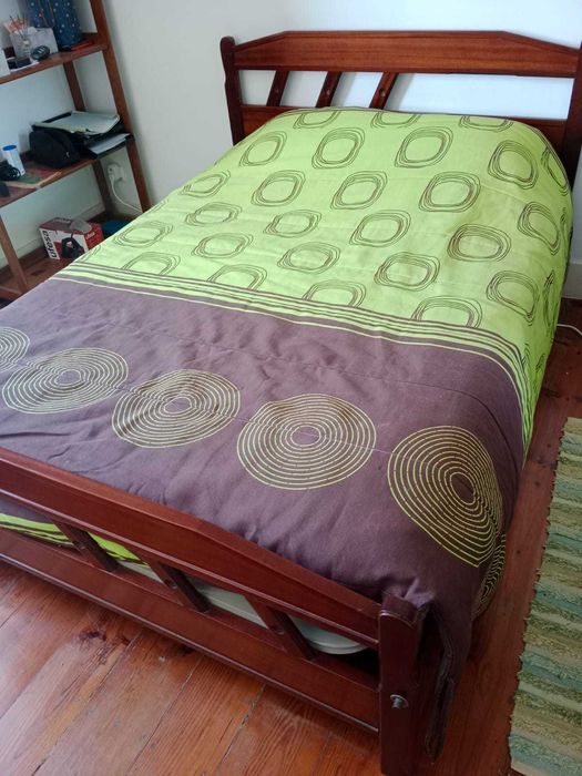 Cama de Casal c/ Estrado e Colchão