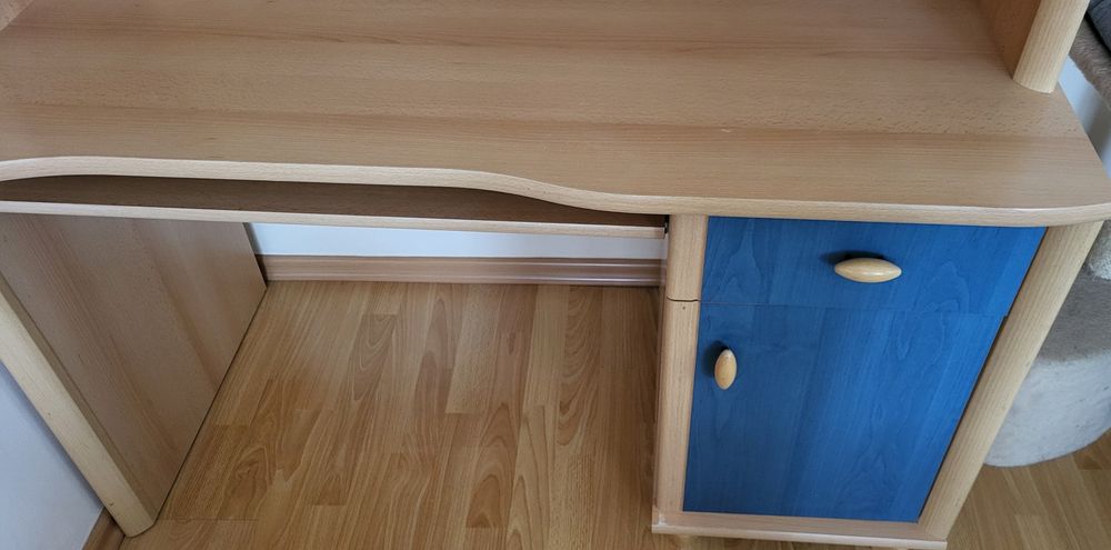 Стіл письмовий з надставкою