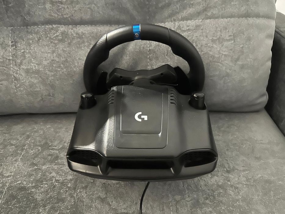 Ігрове кермо та педалі Logitech G923