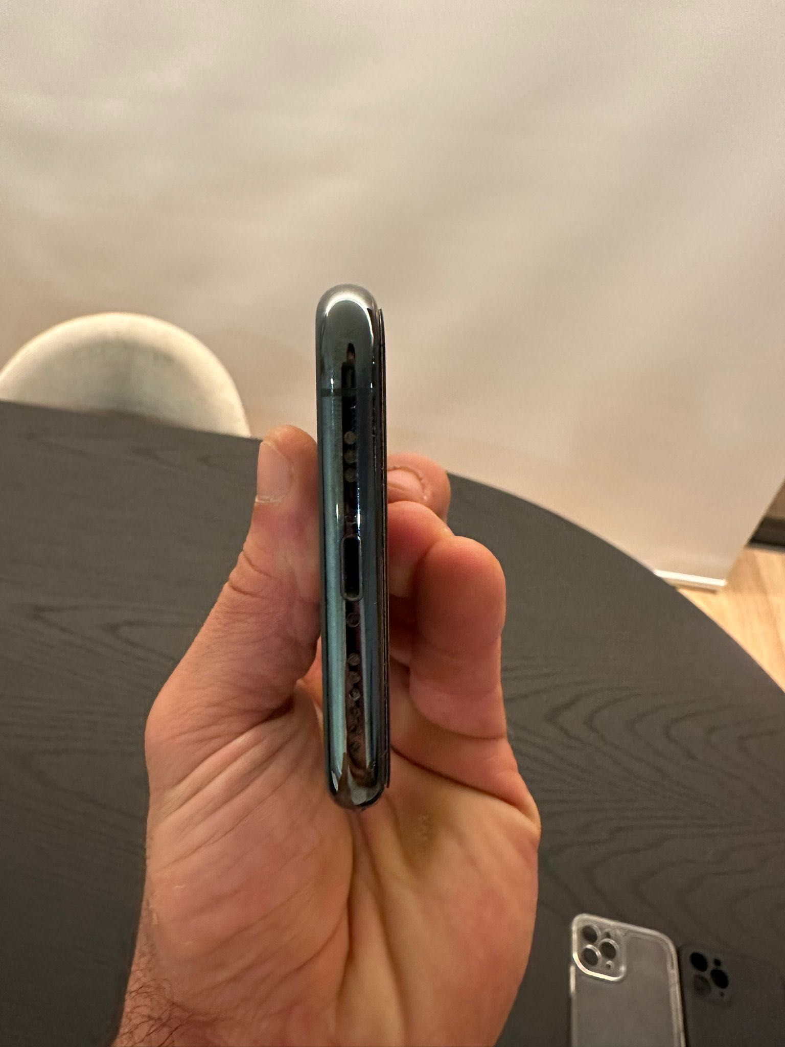 iPhone 11pro 64gb com capas