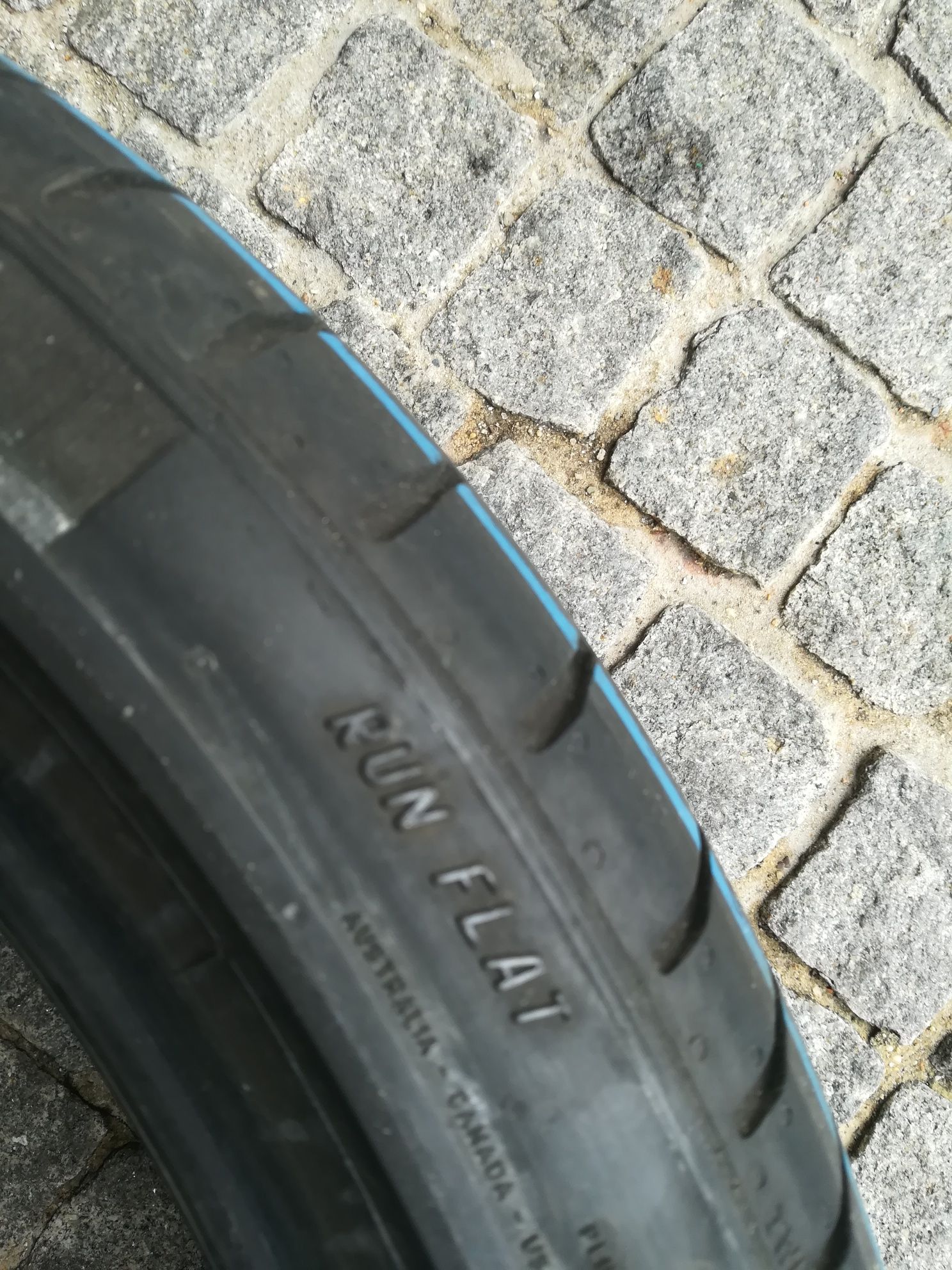 2 pneus 225 40 r19 Runflat Pirelli
