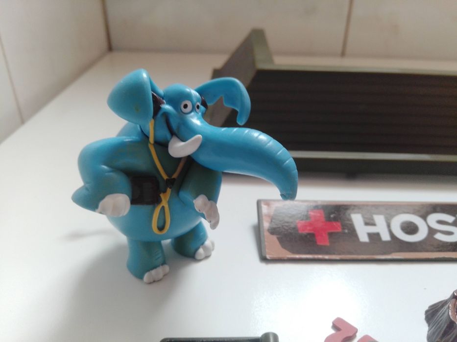 Um Bongo, Hospital da selva. Não é negociável .Para reaproveitar.[Desc