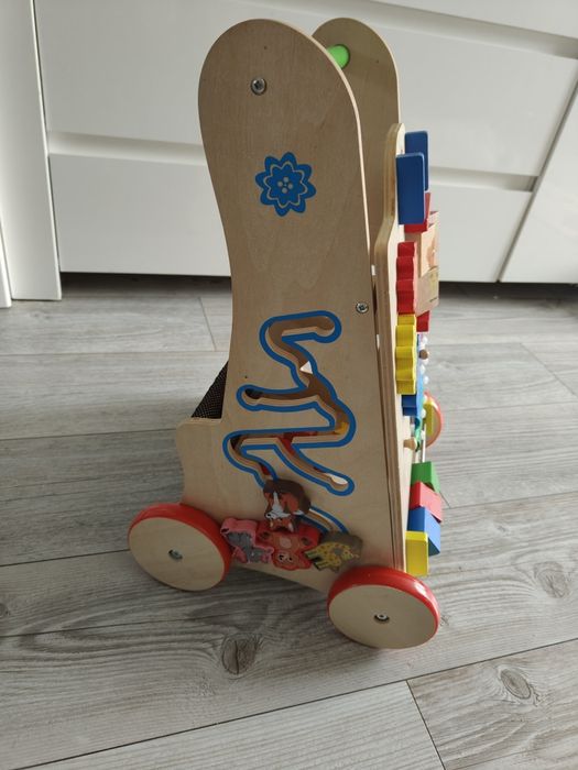 Pchacz chodzik dla dziecka