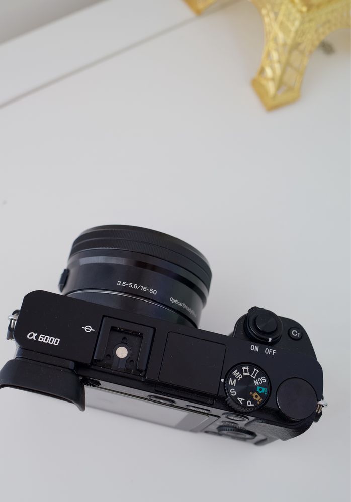 Aparat fotograficzny Sony A6000 + 3 Obiektywy