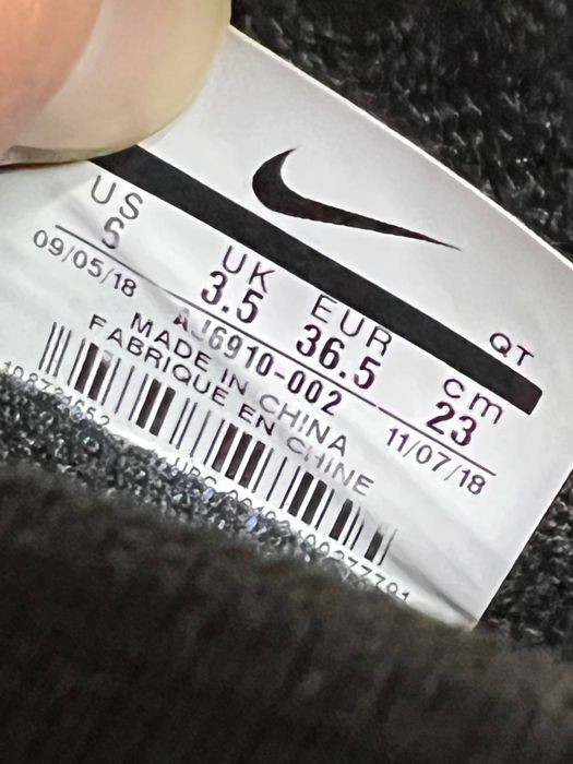 Продам БОМБЕЗНІ кросівки Nike Air Vapormax 3