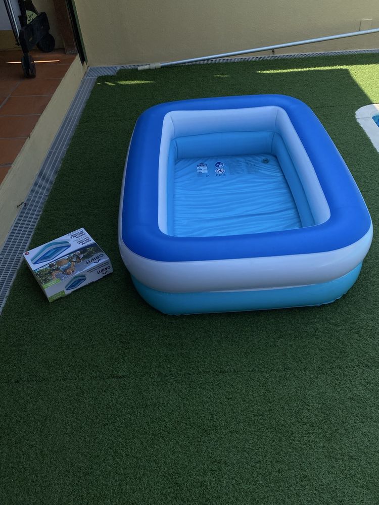 Piscina insuflável retangular como nova