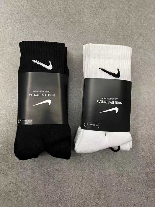 9 par skarpet Nike z czystego bawełny. Białe, krótkie, Rozmiar M/L