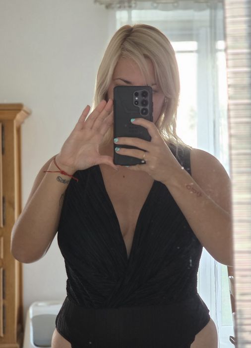 Body z dekoltem V głęboki dekolt wieczorowe odkryte koszula body