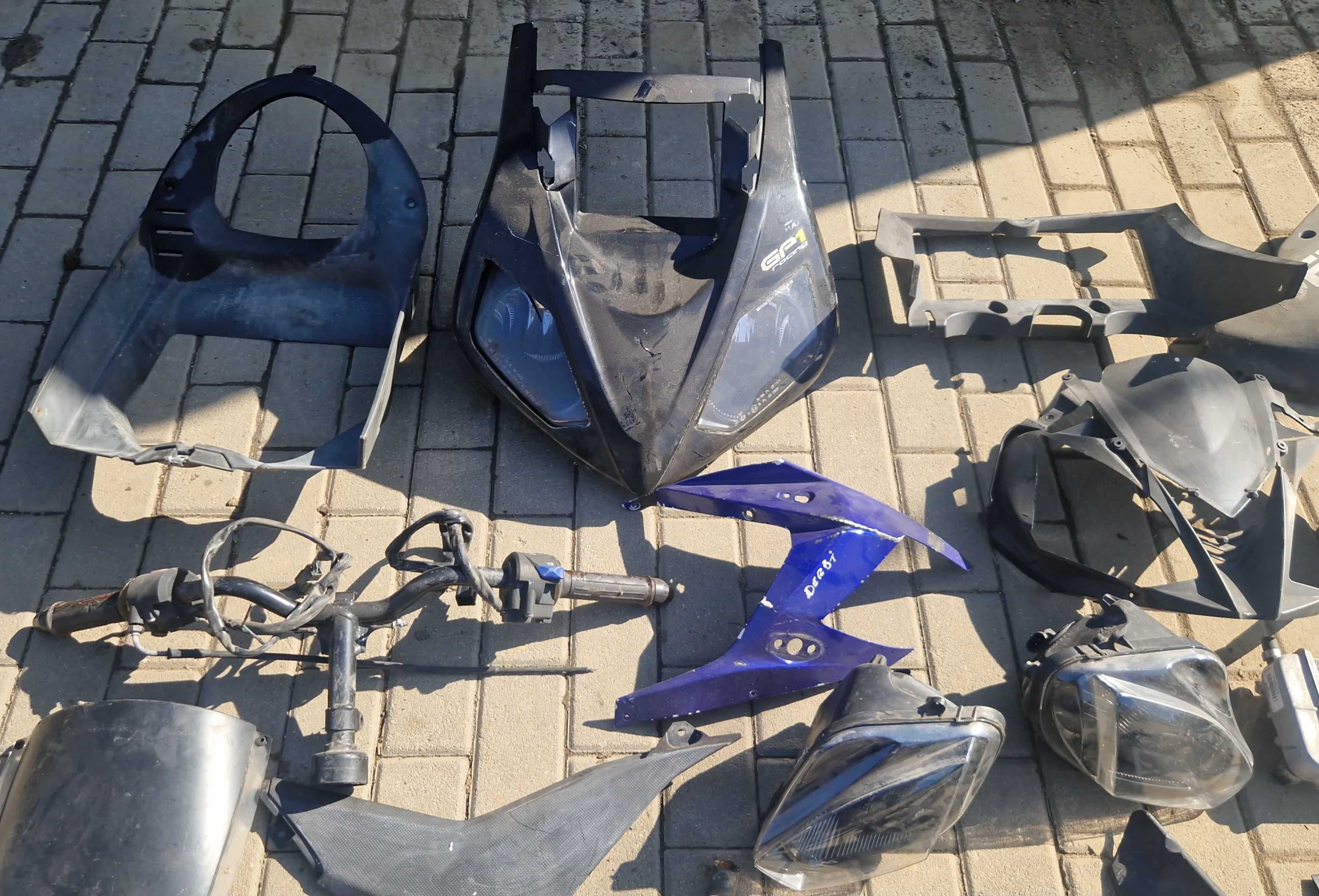 Derbi GPR 50/125 chłodnica kierownica set amortyzator przełącznik oś