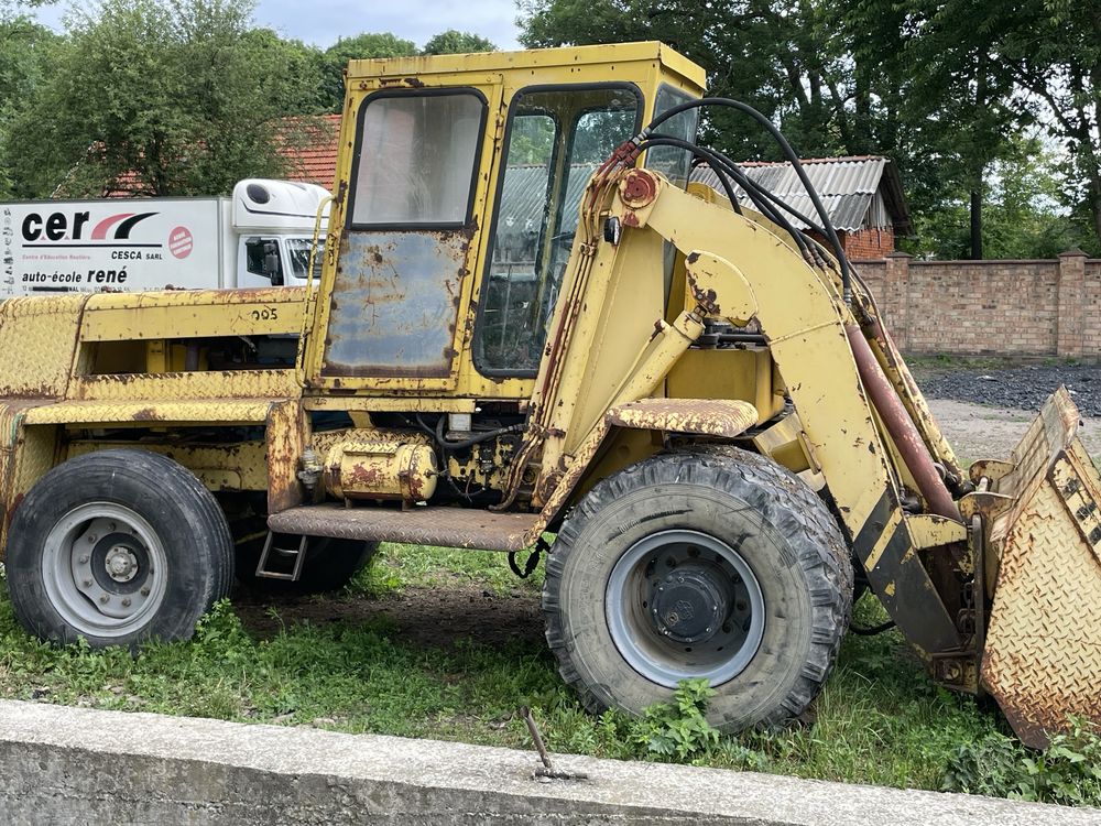 Продам навантажувач фронтальний Поляк