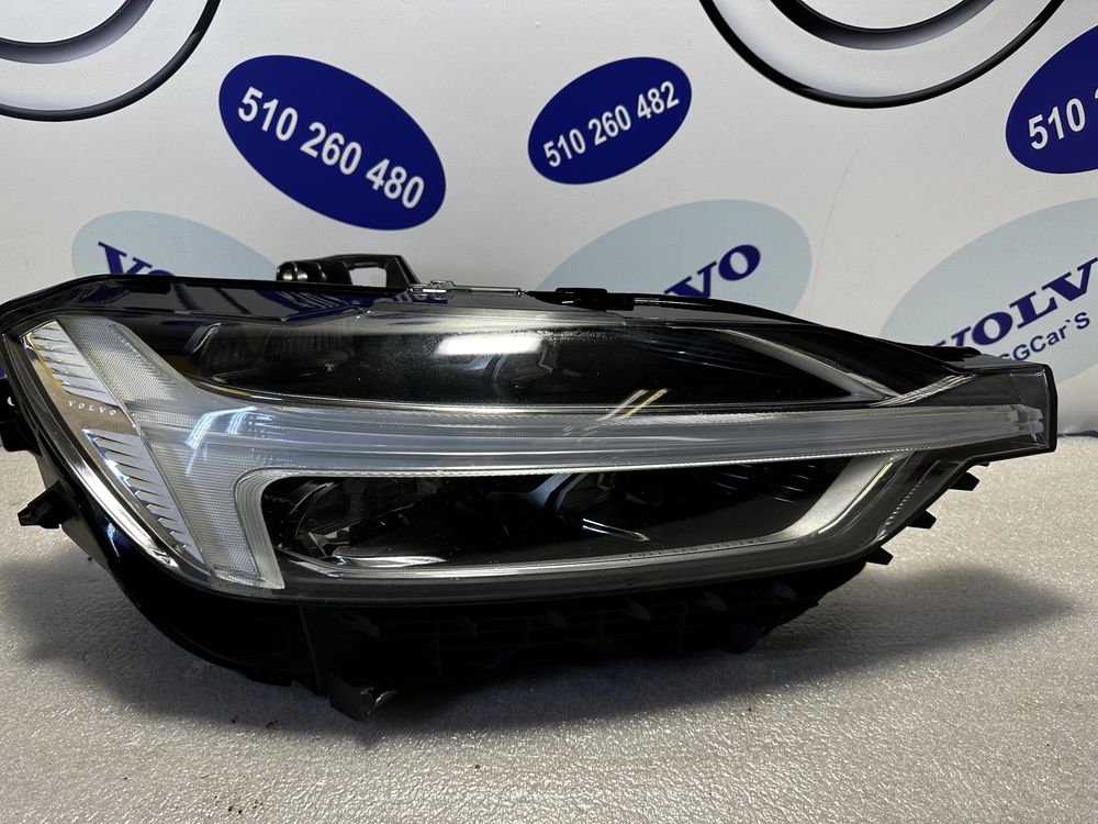 Volvo XC60 2 II lampa reflektor FULL LED Europa