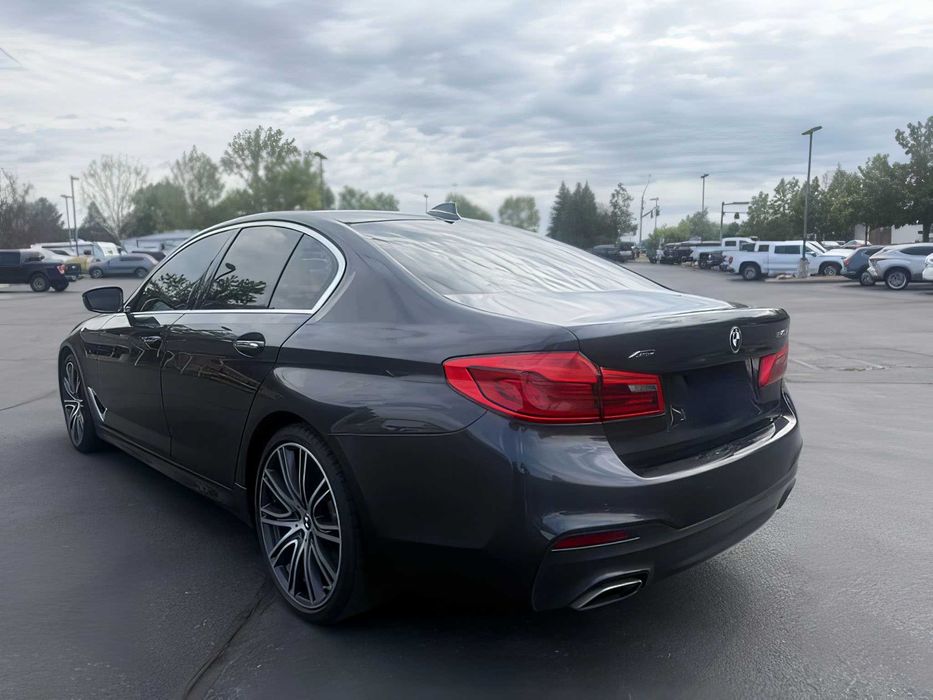 BMW 5 Series      2018