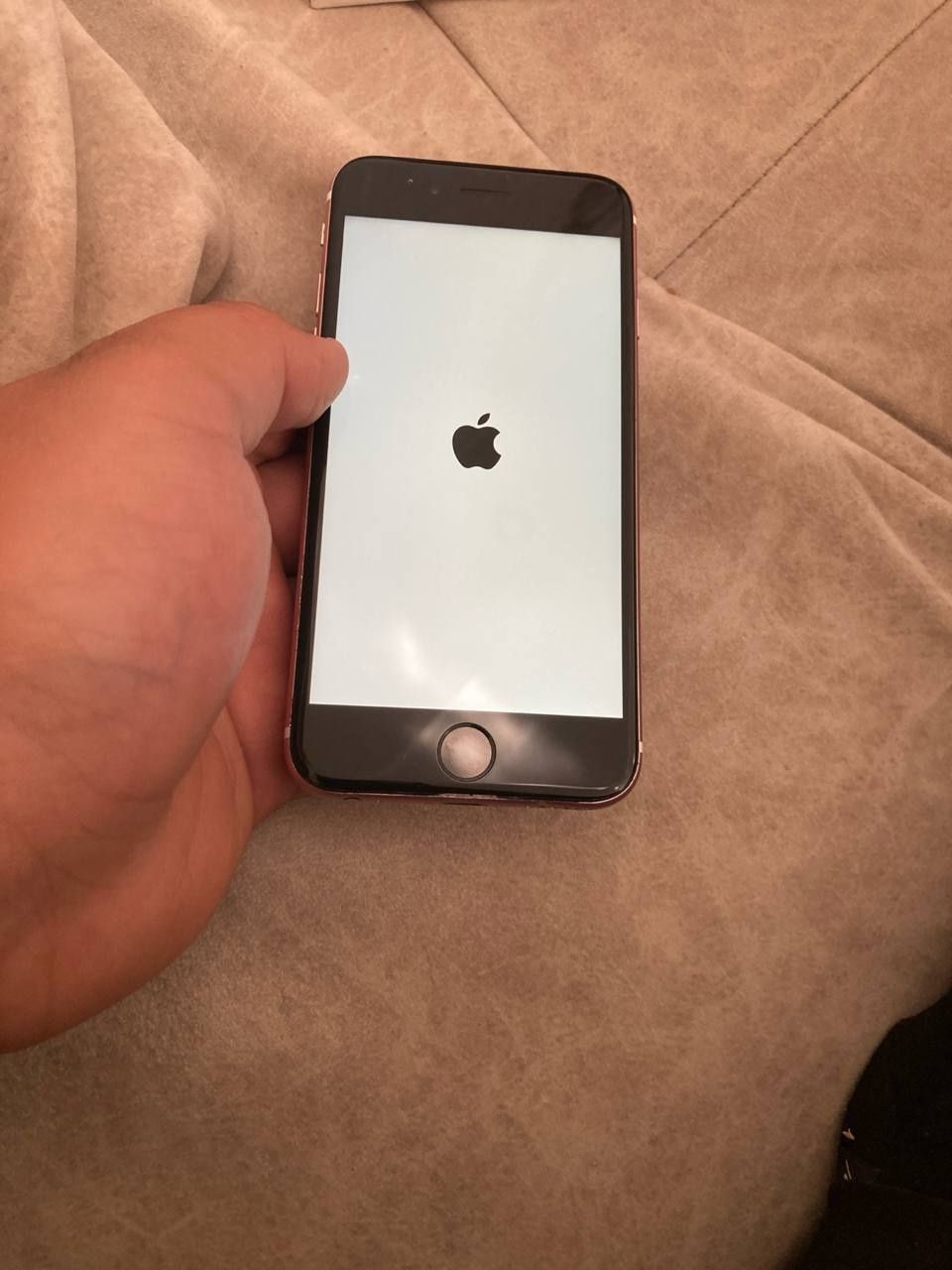 Apple iPhone 6S (64 ГБ)