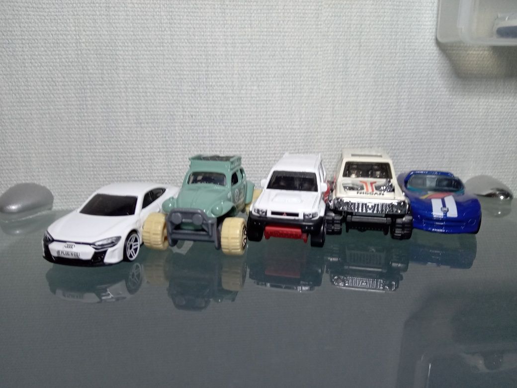 Розпак Hot Wheels Машинки Honda, Audi, Tesla, Ford