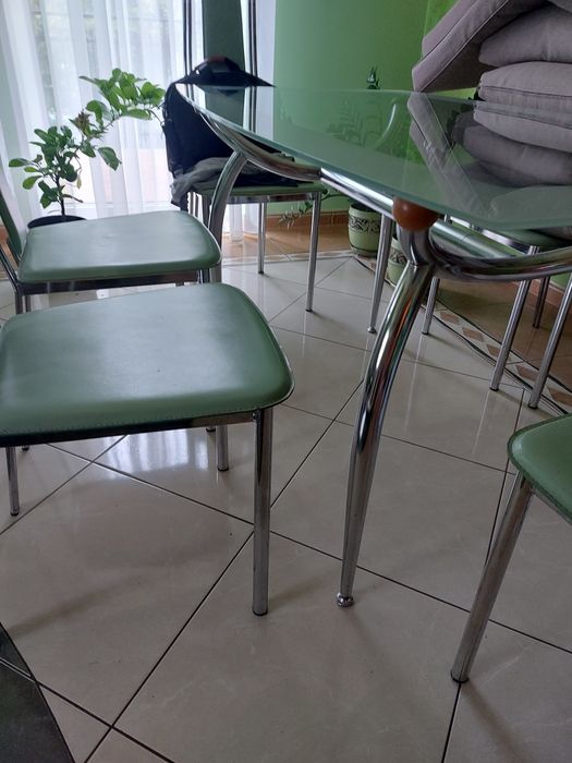 Stół szklany i 6 krzeseł