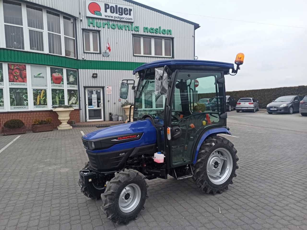 Ciągnik rolniczy, komunalny FARMTRAC 26 4WD (Od ręki) !