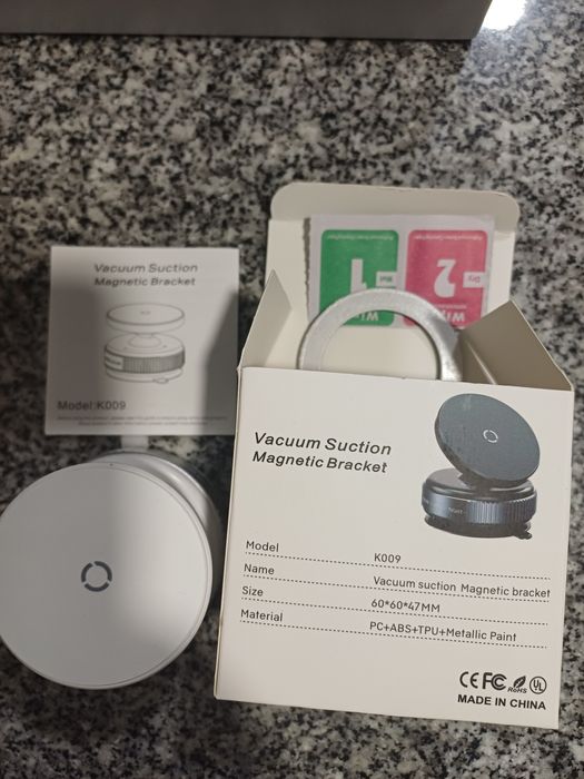 Suporte para telemóvel automóvel