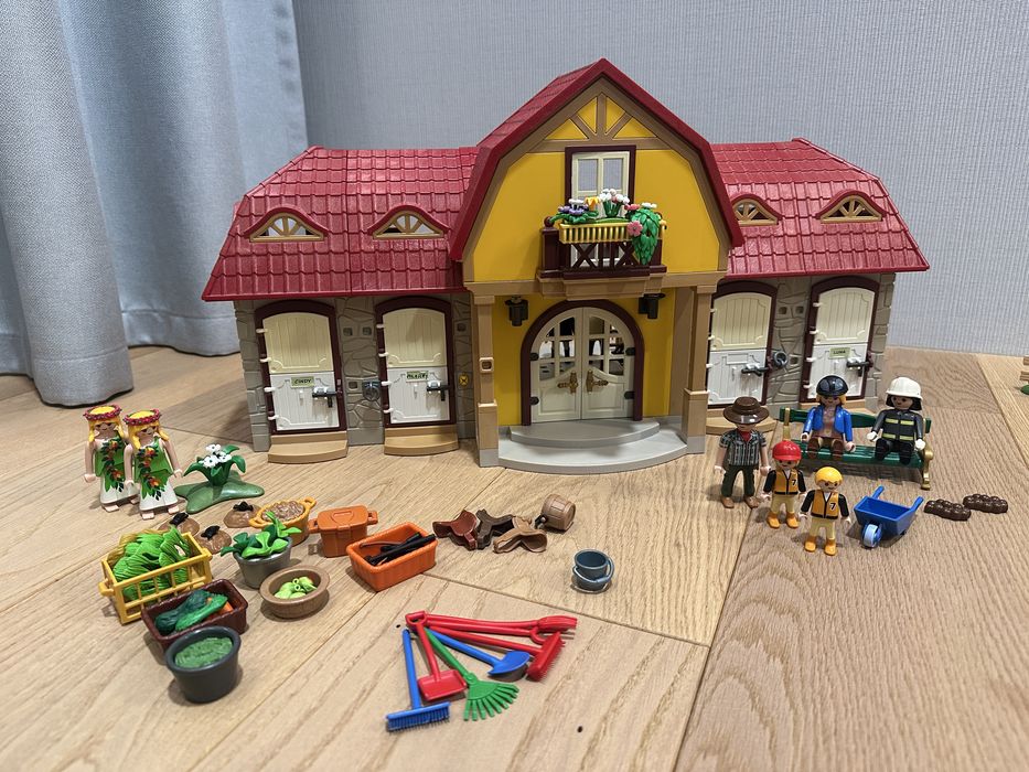 Stajnia dla koni Playmobil