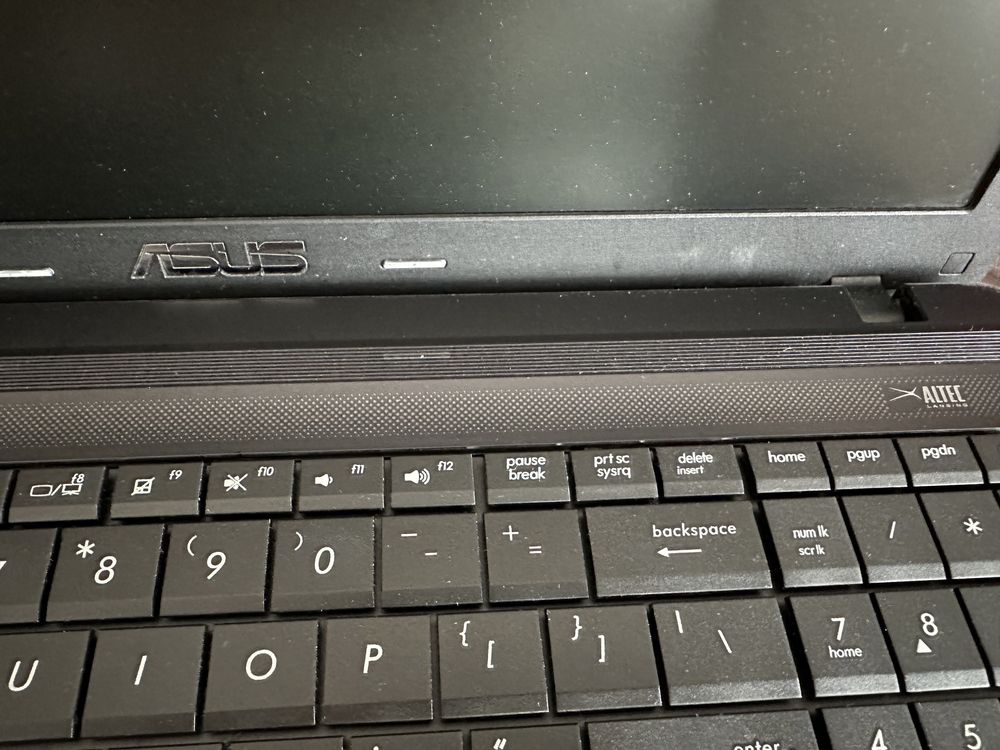 Asus laptop sprawny