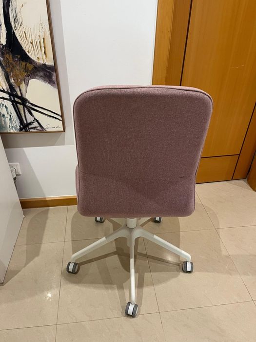 Cadeira Ikea Rosa com rodas