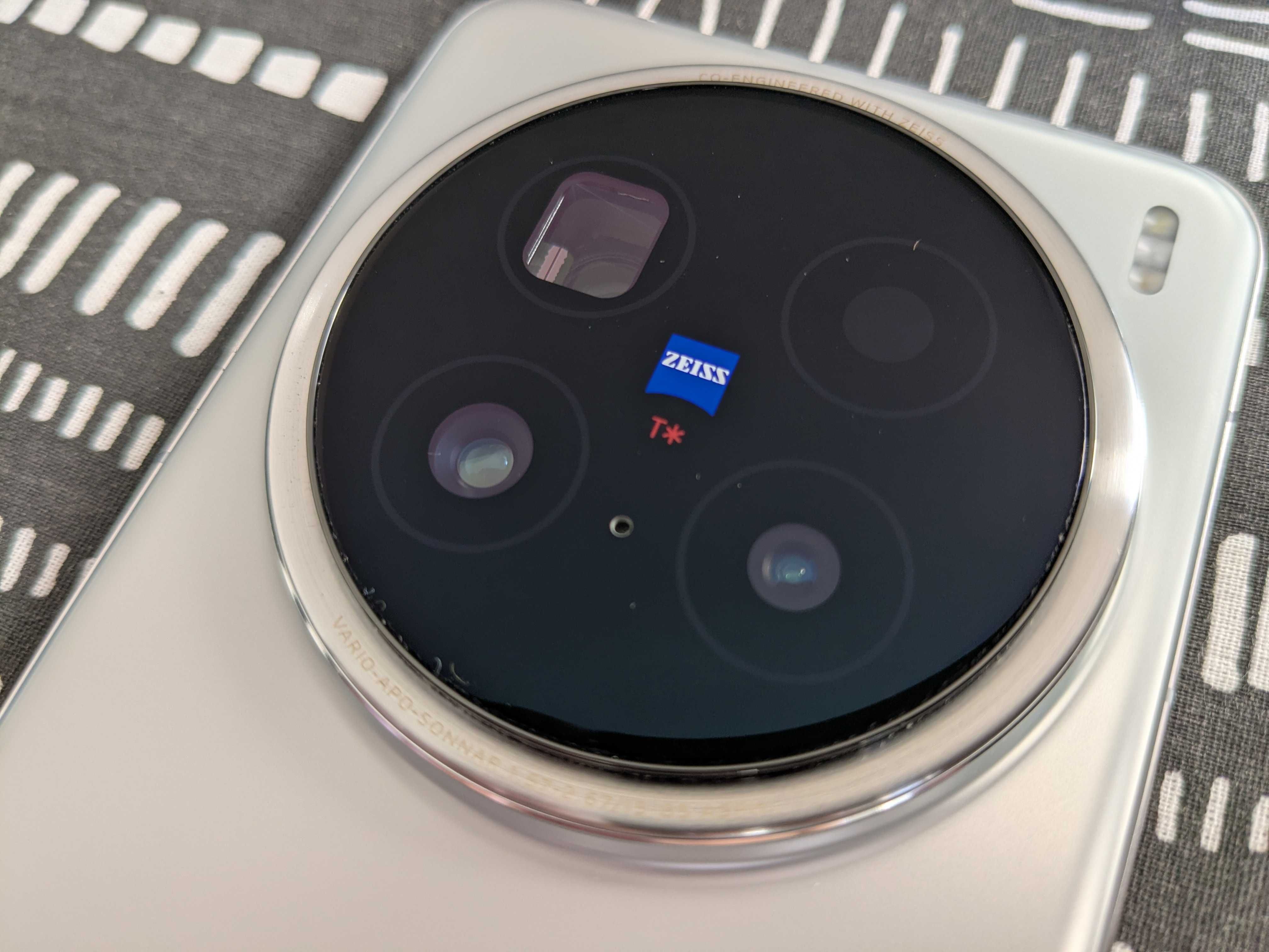vivo X200 Pro-200MP ZEISS | 12GB+256GB | 6000mAh