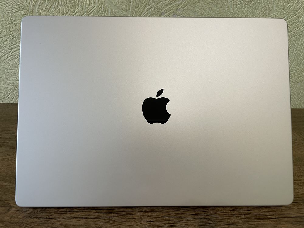 MacBook Pro 16’ M1 Pro 16/512. A2485. Идеальное состояние. Silver.