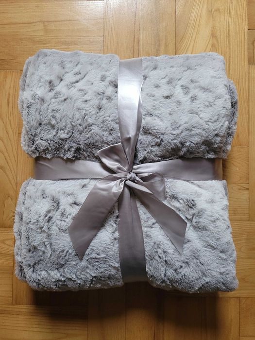 NOWY koc dwustronny Smukee z futerkiem futro futrzany miły w dotyku