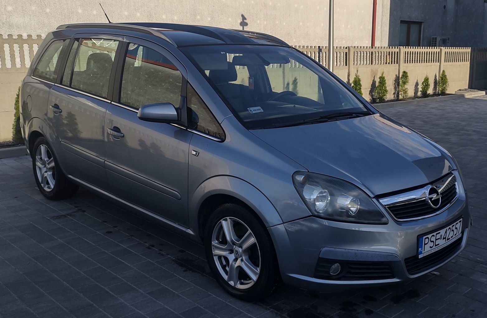 Opel Zafira 1.9    7 osobowa