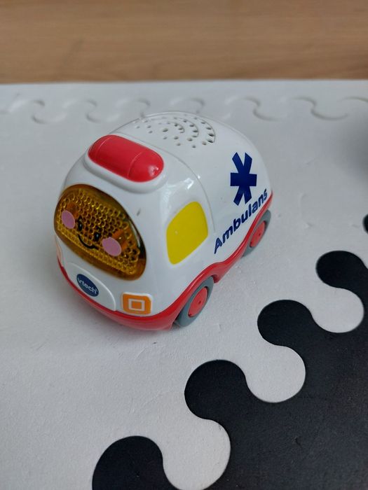 Garaż Tut Tut, rampa, 2 zestawy rozszerzające, 14 autek, transporter
