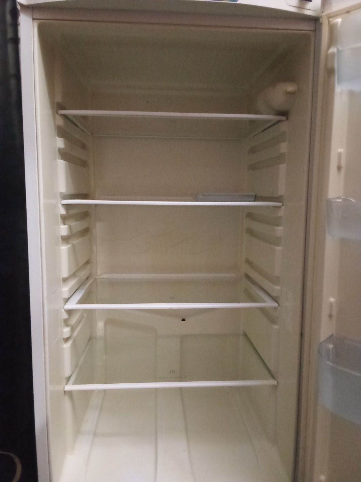 Холодильник робочий